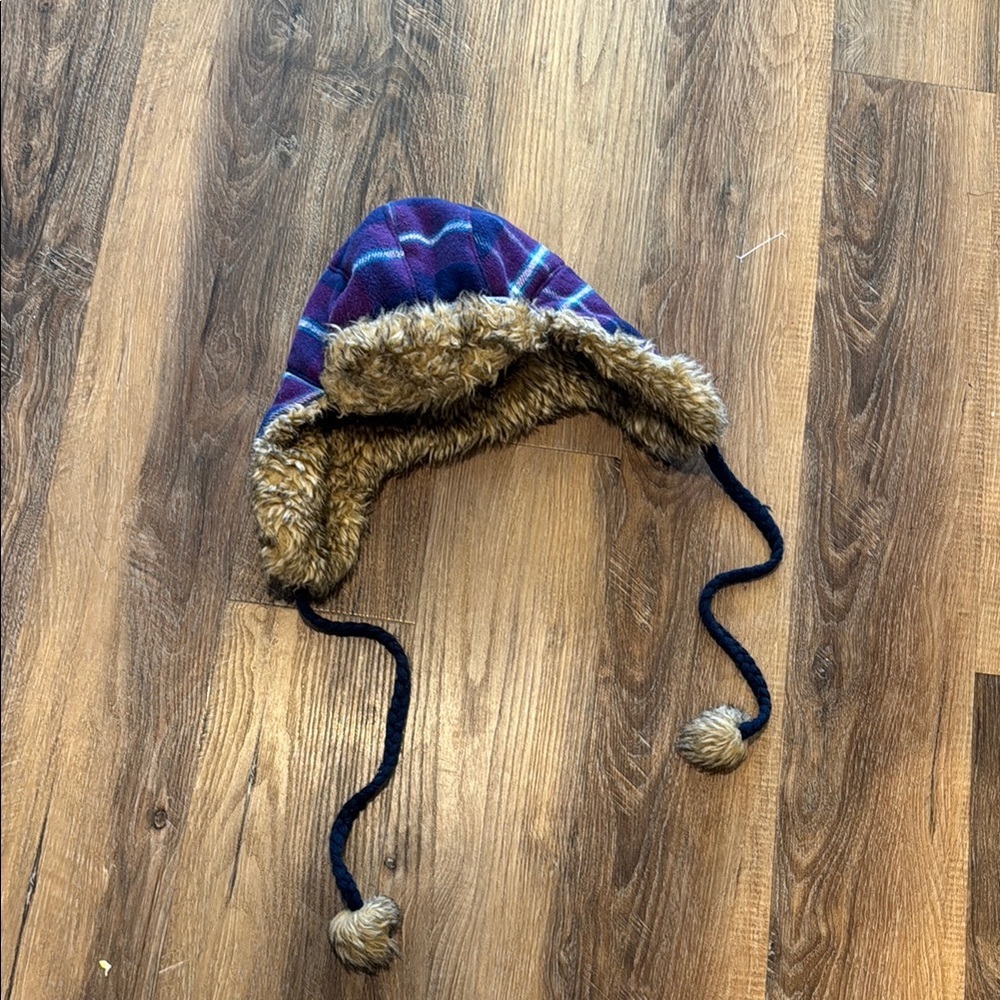 Pre-Owned Purple American Eagle Outfitters Trapper Hat  purple winter hat